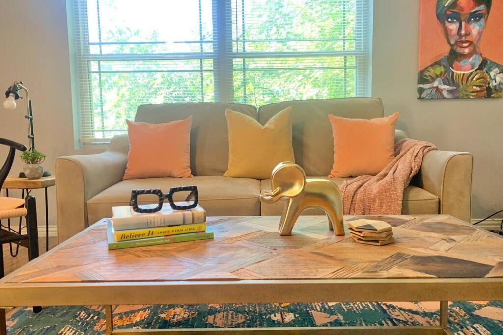**Min Frm Dwntwn Fort Worth*Modern*Cozy*Townhome** Экстерьер фото
