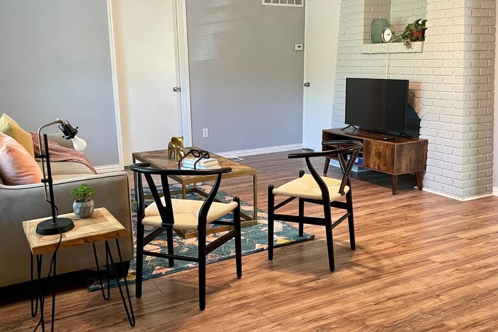 **Min Frm Dwntwn Fort Worth*Modern*Cozy*Townhome** Экстерьер фото