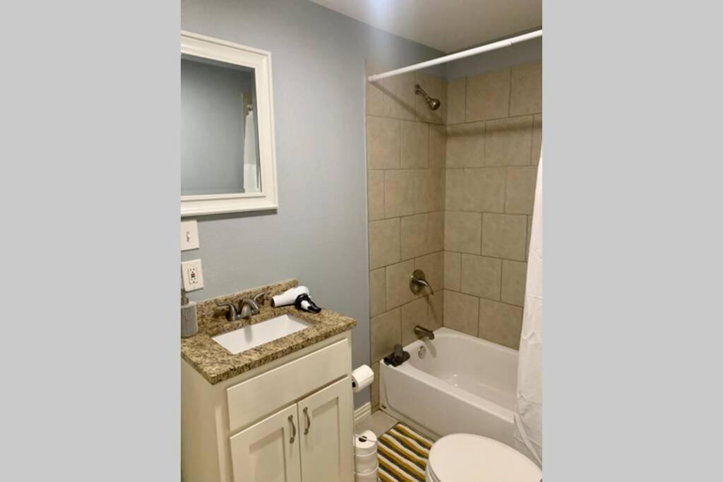 **Min Frm Dwntwn Fort Worth*Modern*Cozy*Townhome** Экстерьер фото
