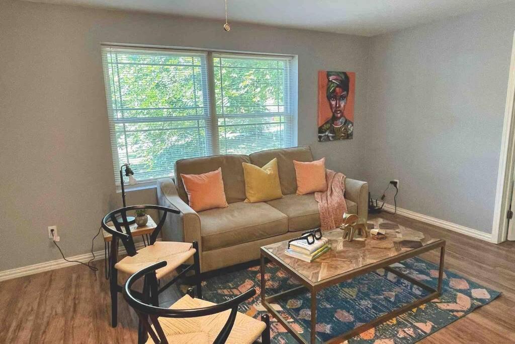 **Min Frm Dwntwn Fort Worth*Modern*Cozy*Townhome** Экстерьер фото
